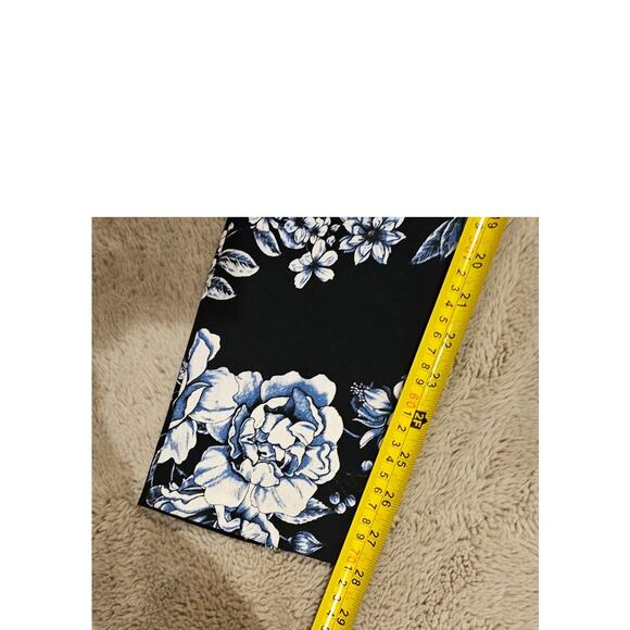 Joseph Ribkoff Floral Pants, Pull on, Blue White,  Ankle, New, Womens Sz 6 - Picture 9 of 11